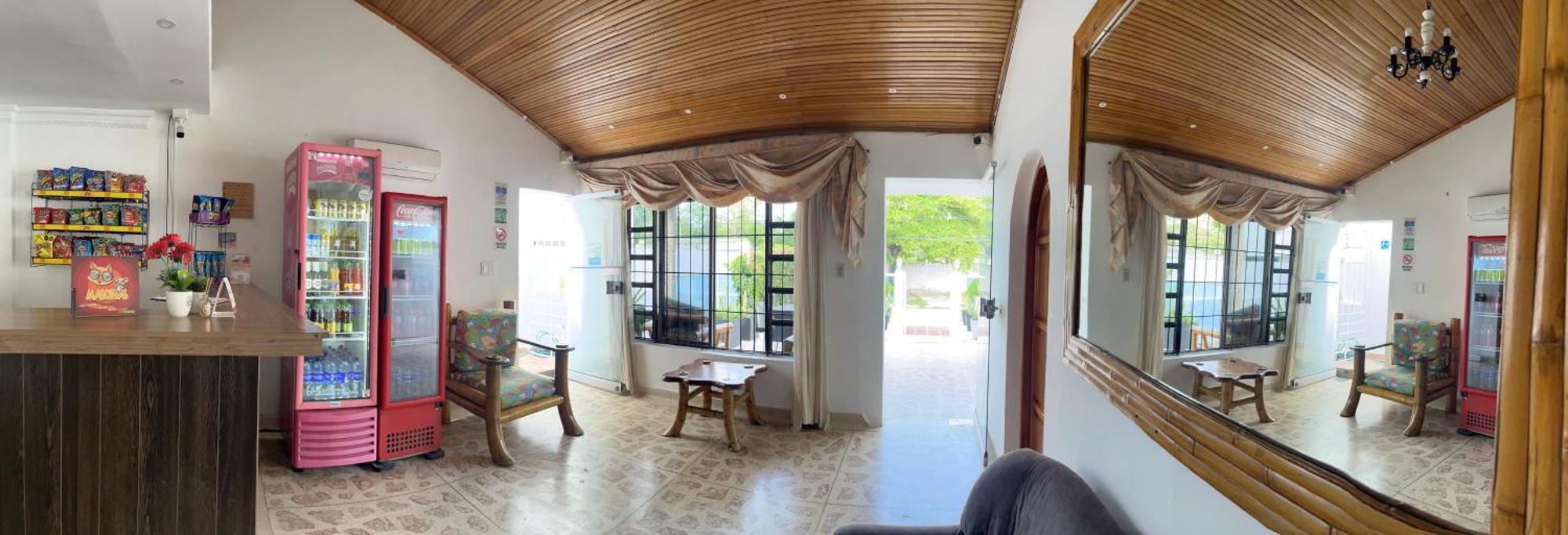 Hotel Airport Crespo Cartagena