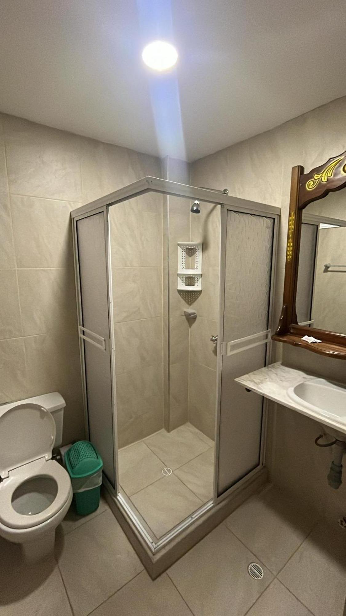 Airport Crespo Hotel